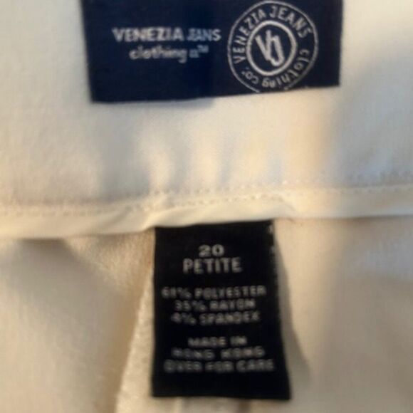 Venezia Jeans Cream cuffed wide leg trousers, size 20P - Picture 3 of 3